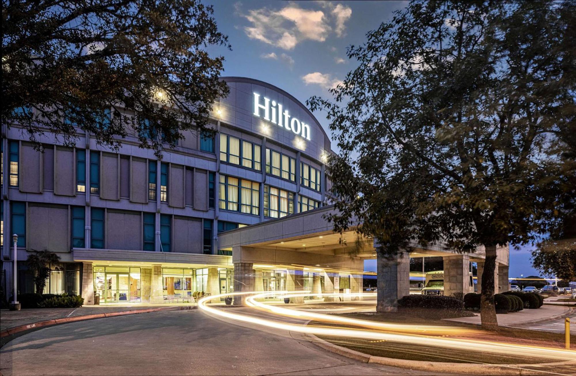 Hilton Austin Airport Hotel Exterior photo